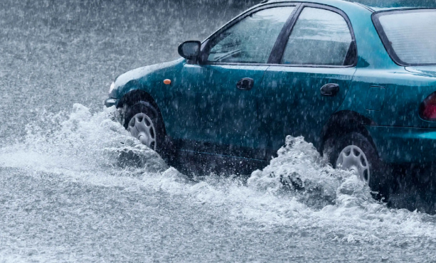 汽车救援提示汽车进水的预防和处理