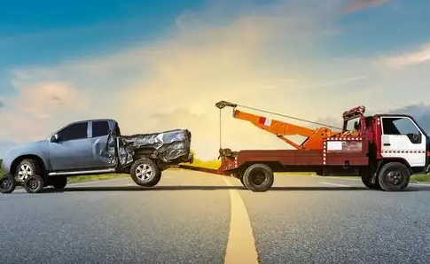 遭遇车祸无法行驶：如何选择安全可靠的拖车救援公司